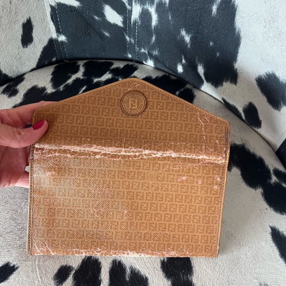Vintage Fendi Signature Tan Wallet - Picture 7 of 15